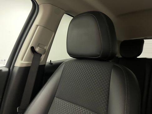Used 2022 Buick Encore Preferred w/ Safety Package II AWD/4WD image 37