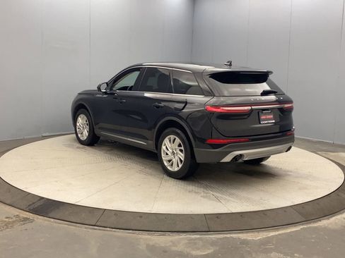 Used 2023 Lincoln Corsair AWD image 3
