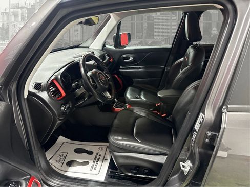 Used 2020 Jeep Renegade Trailhawk w/ Premium Leather Group image 9