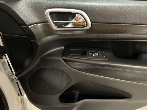 Used 2018 Jeep Grand Cherokee Altitude image 55