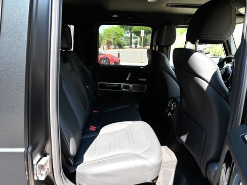 Used 2025 Mercedes-Benz G 550 image 44