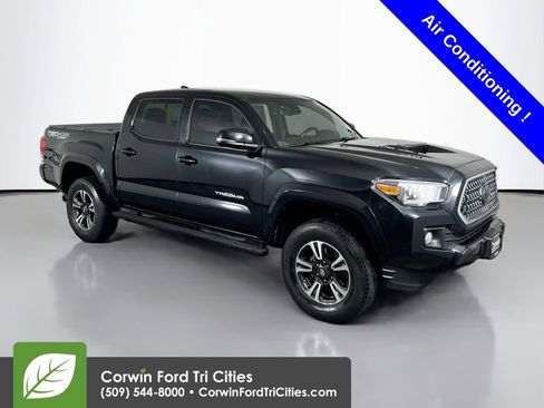 Used 2018 Toyota Tacoma TRD Sport w/ Technology Package image 1