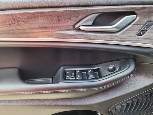Used 2023 Jeep Grand Cherokee L Limited w/ MOPAR Finishing Package AWD/4WD image 14