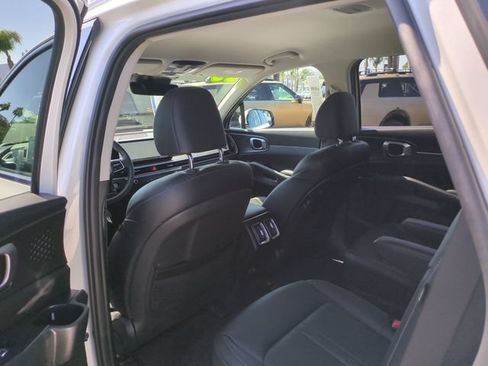 Certified 2025 Kia Sorento EX FWD image 27