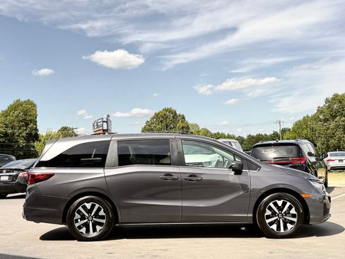 Used 2025 Honda Odyssey EX-L image 6