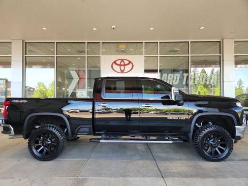 Used 2021 Chevrolet Silverado 3500 LTZ w/ LTZ Convenience Package AWD/4WD image 3