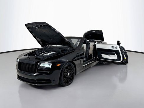 Used 2018 Rolls-Royce Dawn RWD image 37