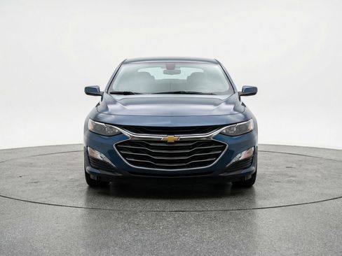 Used 2024 Chevrolet Malibu LT image 2