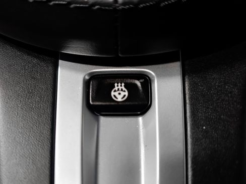 Used 2020 BMW 740i xDrive w/ M Sport Package image 34