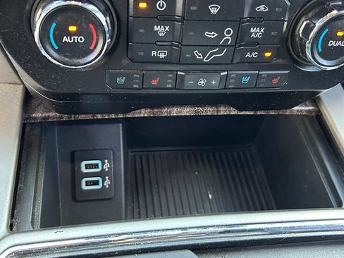 Used 2017 Ford F250 Lariat w/ Lariat Value Package image 30