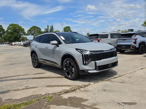 New 2026 Kia Sportage SX AWD/4WD image 2