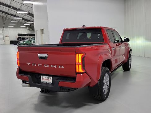 Certified 2025 Toyota Tacoma Limited AWD/4WD image 4