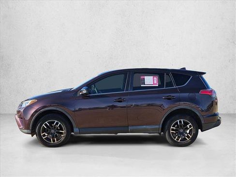 Used 2018 Toyota RAV4 LE image 8