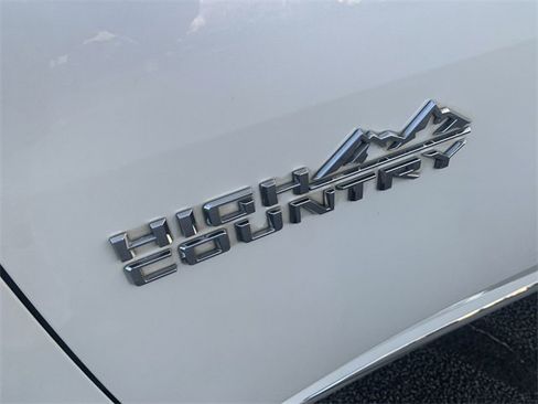 Certified 2022 Chevrolet Traverse High Country image 34