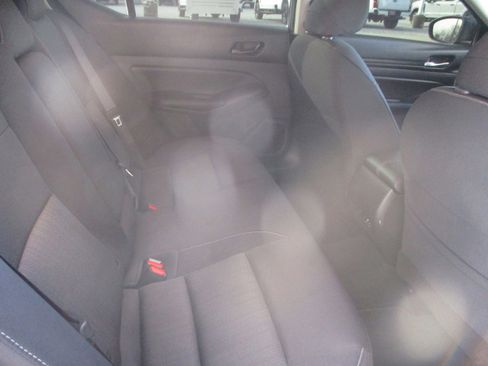 Used 2024 Nissan Altima 2.5 SV w/ SV Premium Package image 8