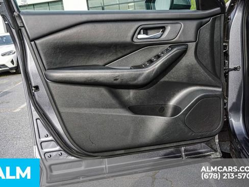 Used 2025 Nissan Rogue SV image 46