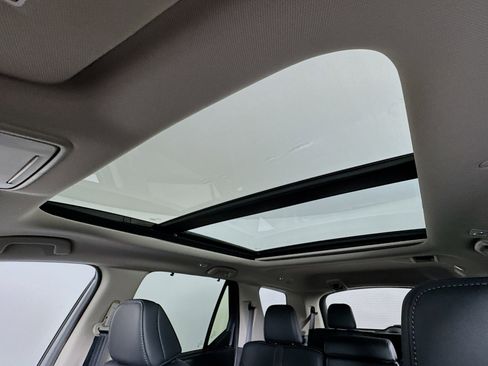 New 2025 Honda Pilot Touring image 23