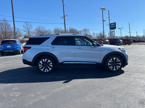 Used 2025 Ford Explorer Platinum w/ LUX Leather Package image 6