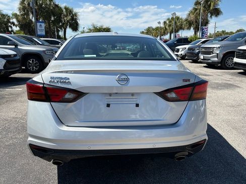 Used 2024 Nissan Altima 2.5 SR FWD image 6