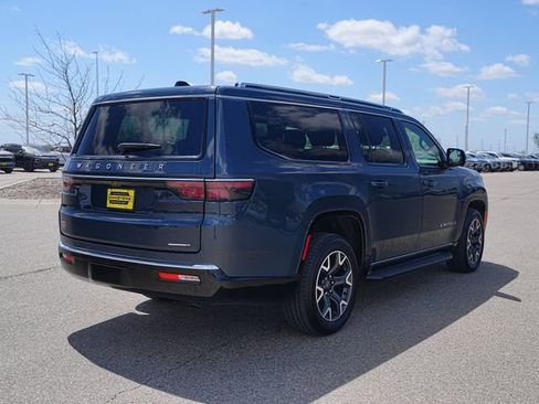 Used 2024 Jeep Wagoneer L Series III w/ Flexible Seating Group AWD/4WD image 6
