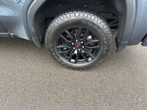 Used 2020 GMC Sierra 1500 Elevation w/ Elevation Value Package image 4