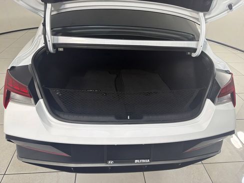 Certified 2025 Hyundai Elantra SEL FWD image 32