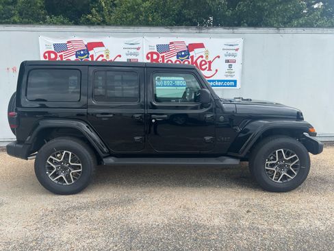 New 2025 Jeep Wrangler Sahara image 2