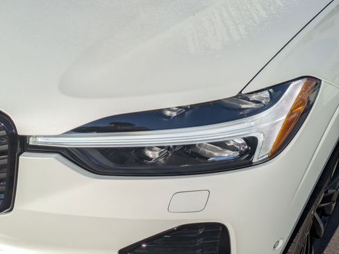 New 2026 Volvo XC60 B5 Ultra w/ Climate Package image 10