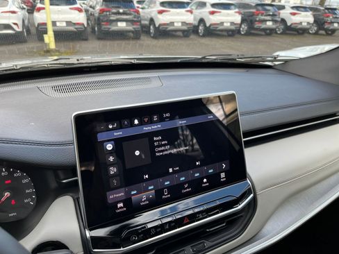 Used 2025 Jeep Compass Limited image 18