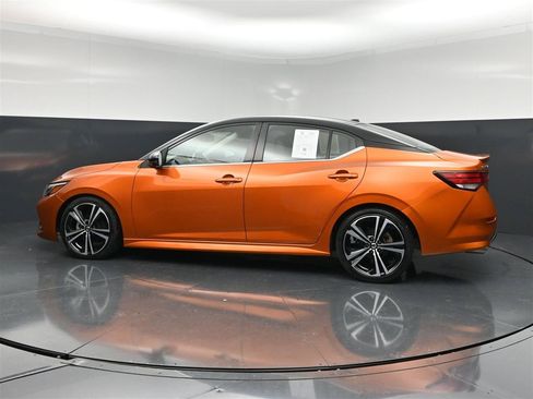 Used 2020 Nissan Sentra SR w/ Premium Package FWD image 8