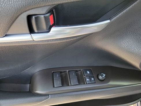 Used 2021 Toyota Camry SE w/ Carpet Mat Package (TMS) image 13
