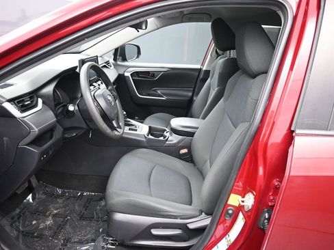 Used 2020 Toyota RAV4 LE AWD/4WD image 18