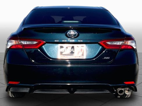 Used 2018 Toyota Camry SE w/ Convenience Package FWD image 5