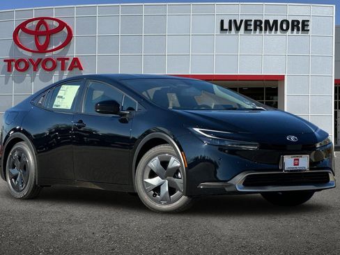 New 2026 Toyota Prius SE image 2