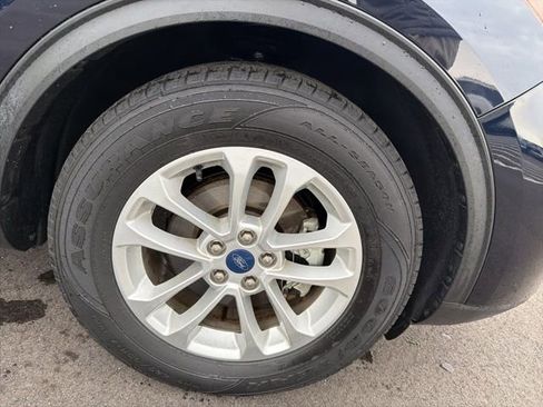 Used 2021 Ford Escape SE image 4