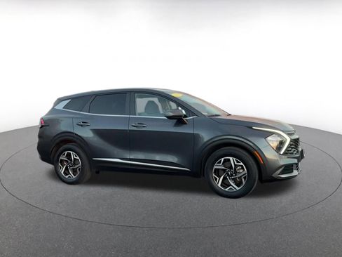 Used 2023 Kia Sportage LX image 2
