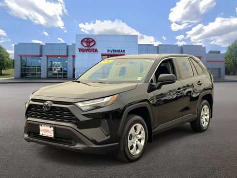 Certified 2024 Toyota RAV4 LE AWD/4WD image 1