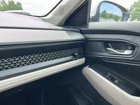 Used 2024 Honda Accord EX image 19