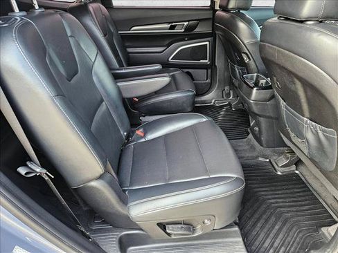 Used 2022 Kia Telluride S FWD image 21