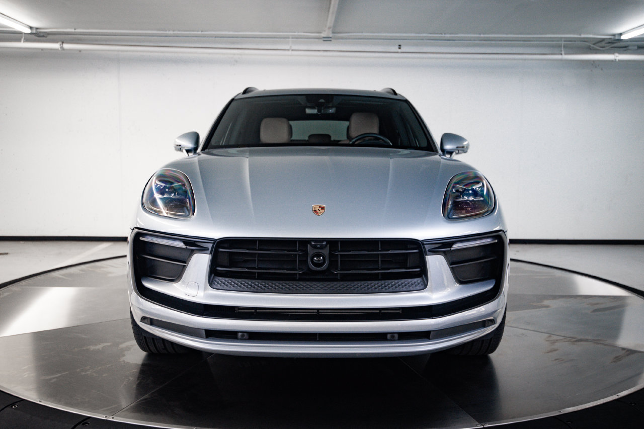 Certified 2026 Porsche Macan AWD/4WD image 10