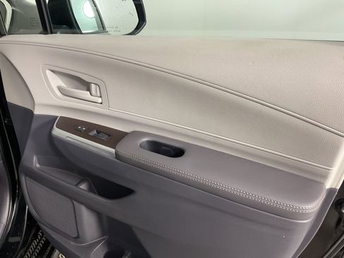 Used 2023 Toyota Sienna LE AWD/4WD image 23