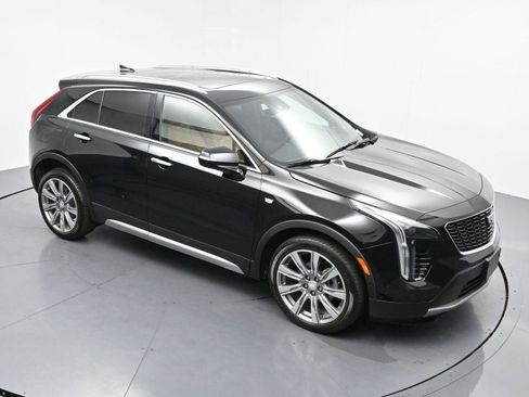 Certified 2022 Cadillac XT4 Premium Luxury w/ Enhanced Visibility Package AWD/4WD image 38