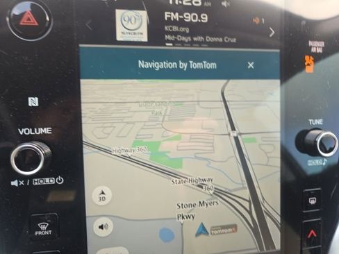 Used 2025 Subaru Outback Premium image 11