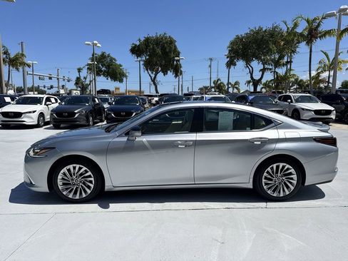 Used 2022 Lexus ES 350 Ultra Luxury FWD image 11