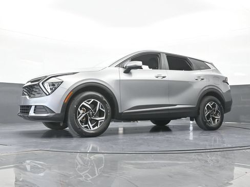 Used 2024 Kia Sportage LX AWD/4WD image 56