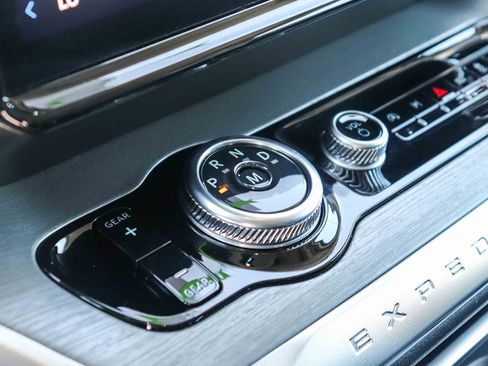 Certified 2025 Ford Expedition Max Platinum AWD/4WD image 23