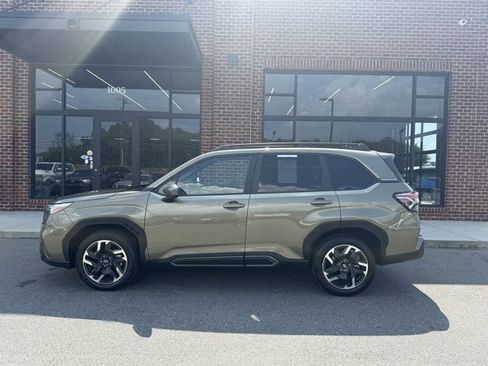 Used 2025 Subaru Forester Limited w/ Popular Package #1 AWD/4WD image 3