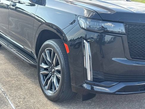 Used 2024 Cadillac Escalade ESV Sport AWD/4WD image 5