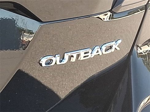 New 2025 Subaru Outback Limited image 11