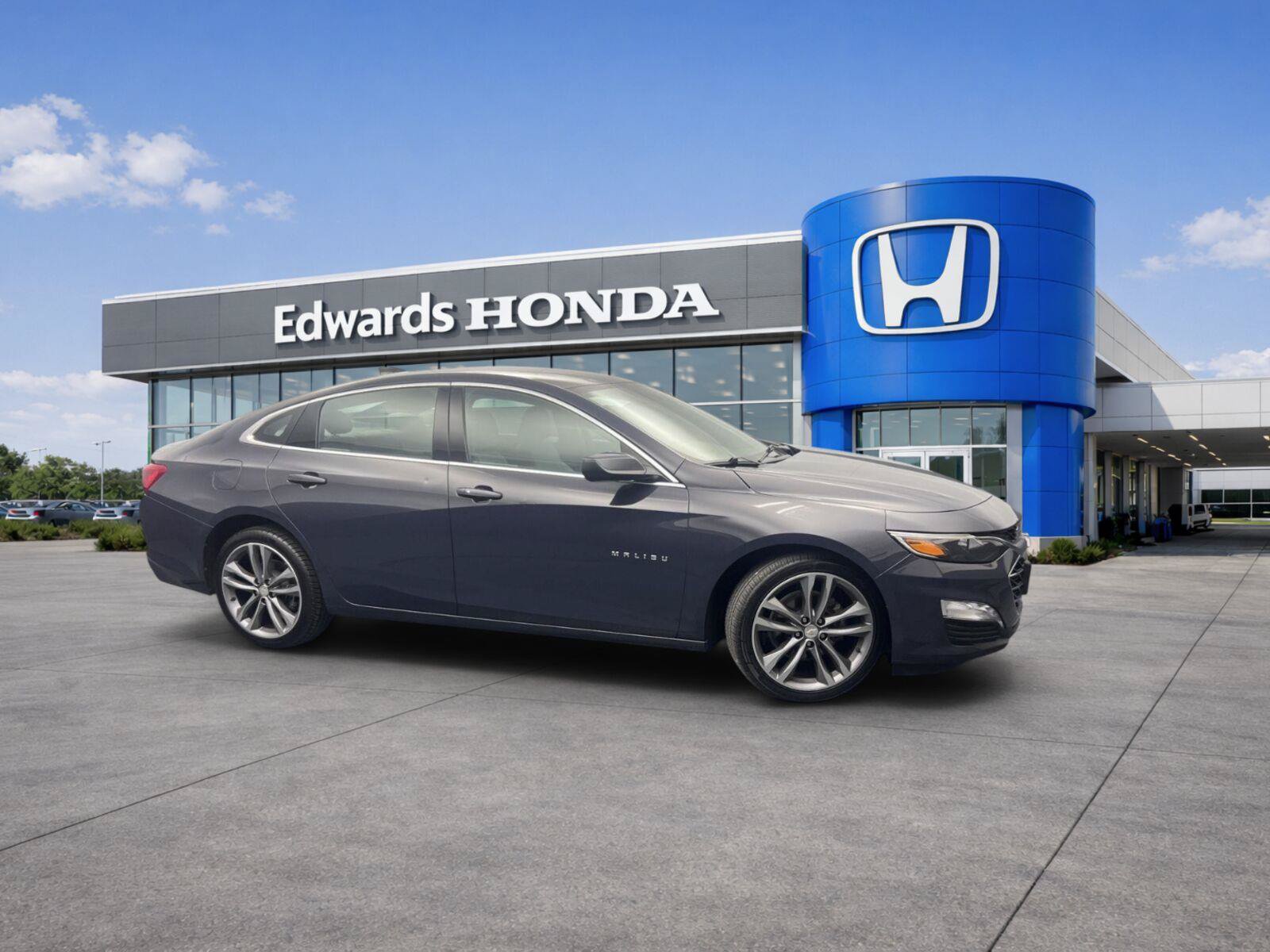 Used 2025 Chevrolet Malibu LT FWD image 1